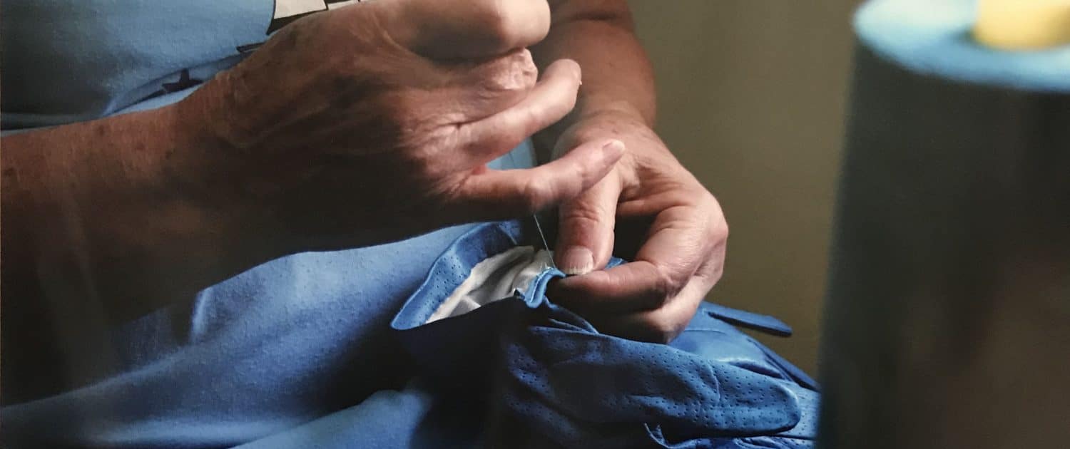 esplora-napoli-experience-glove-maker-Mauro-ALberto-Squillace-Omega-Gloves (3)