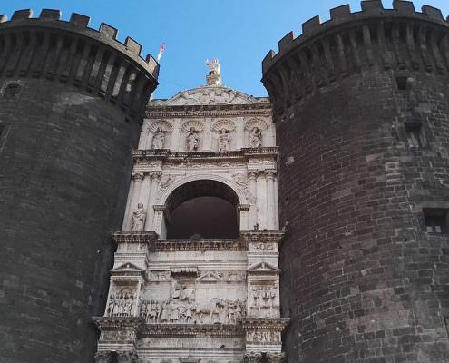 esplora-napoli-maschio-angioino
